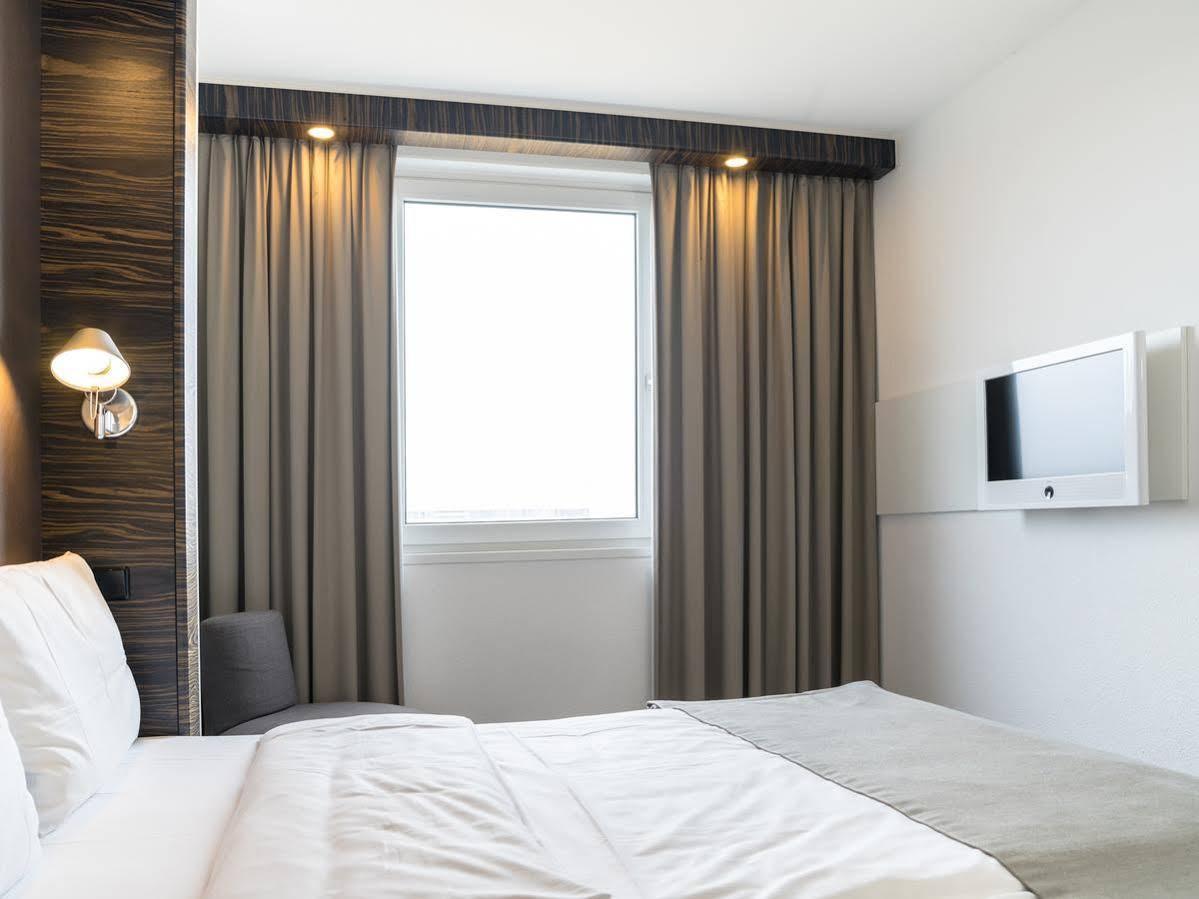 B&B Hotel Muenchen-Putzbrunn Extérieur photo