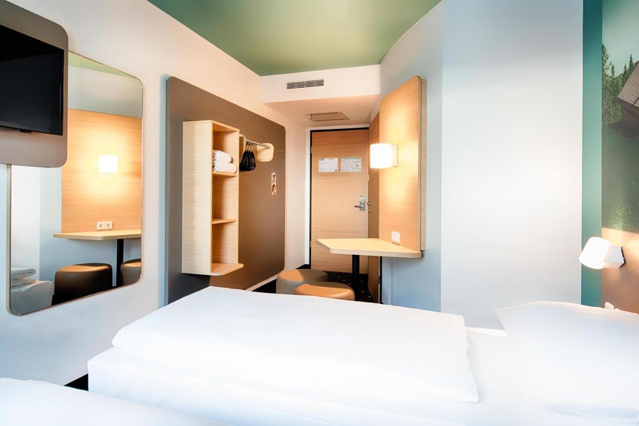 B&B Hotel Muenchen-Putzbrunn Extérieur photo